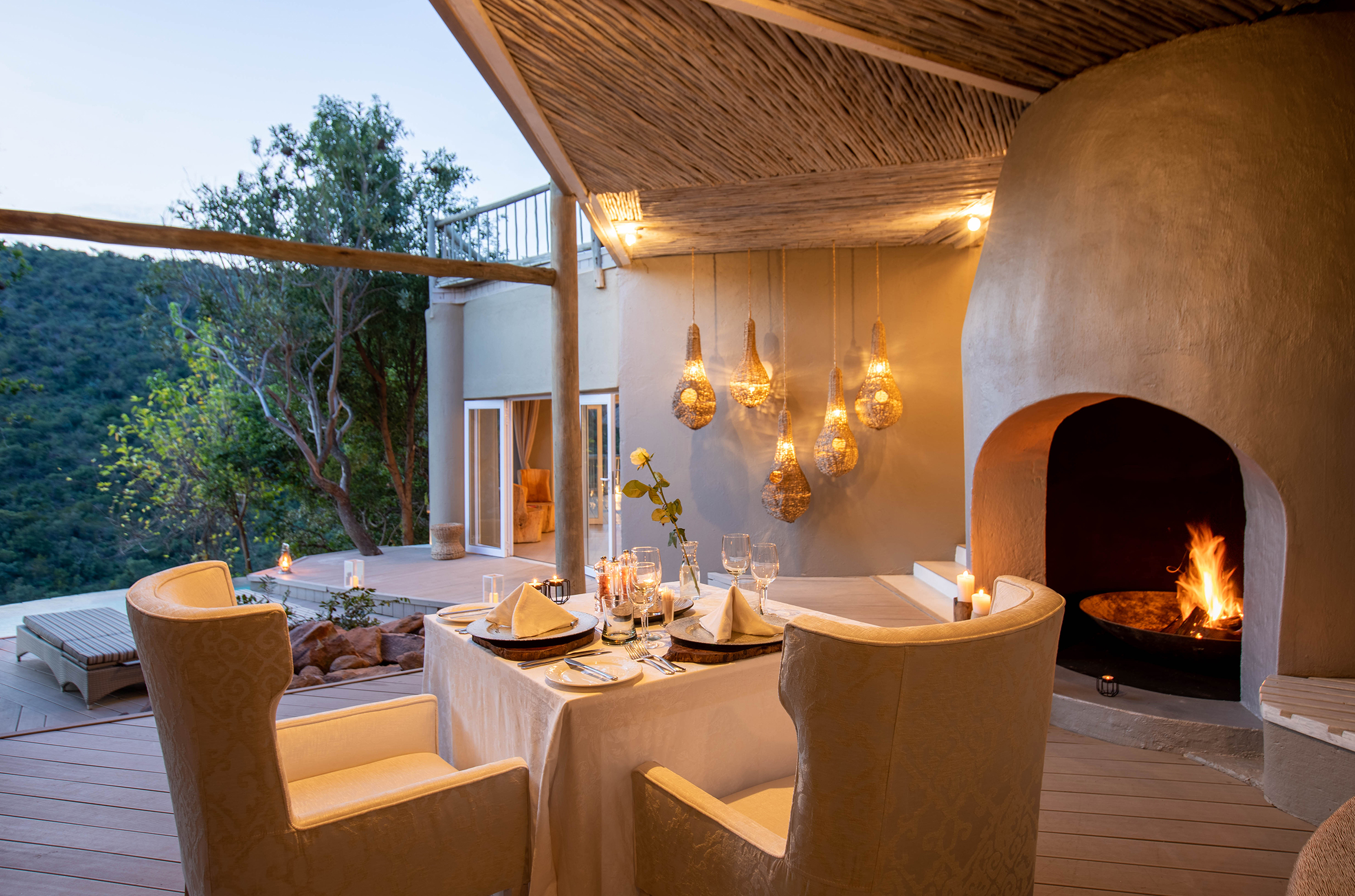 Clifftop Exlcuise Safari Hideaway deck with fire place