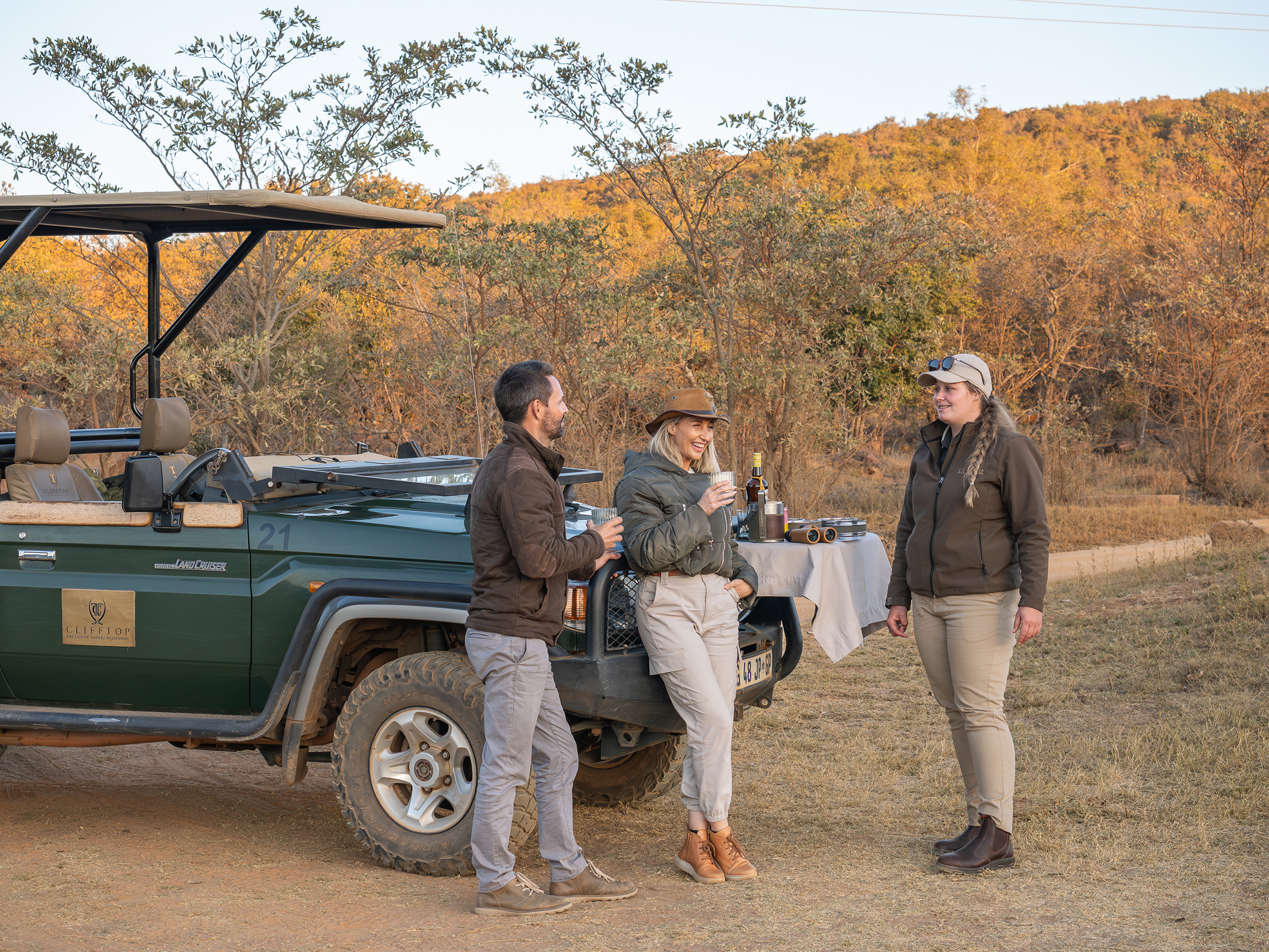 Clifftop Exclusive Safari Hideaway sundonwers on safari